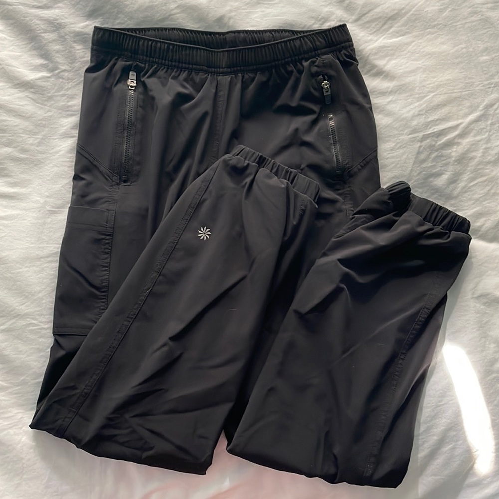 Athleta Girl girls black loose sweatpants. Thick and warm. Size L/12